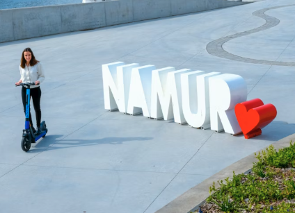 Vendre avec ou sans agence à Namur : avantages, risques et réalités